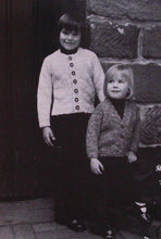 Load image into Gallery viewer, Patons Knitting Book No.500