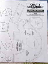 Load image into Gallery viewer, Crafty Creatures Magazine Vol 2 No 4: by Patchwork & Craft Shop