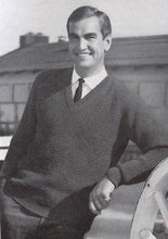 Load image into Gallery viewer, Vintage Knitting Book: Patons R.31