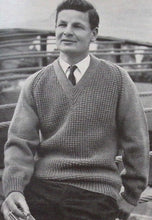 Load image into Gallery viewer, Vintage Knitting Book: Patons R.31