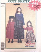 Load image into Gallery viewer, Vintage sewing Pattern: McCalls 8909