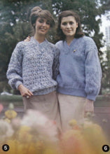 Load image into Gallery viewer, Vintage Knitting Book: Patons 577