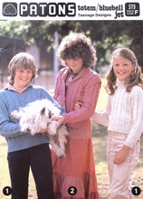 Load image into Gallery viewer, Vintage Knitting Book: Patons 579