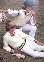 Load image into Gallery viewer, Vintage Knitting Book: Patons 579