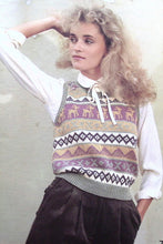 Load image into Gallery viewer, Vintage Knitting Book: Patons 667