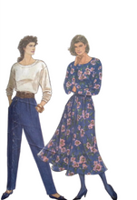 Load image into Gallery viewer, Vintage Sewing Pattern: Simplicity 7989