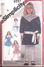 Load image into Gallery viewer, Vintage Sewing Pattern: Simplicity 6227