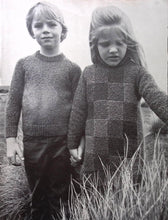 Load image into Gallery viewer, Patons Knitting Book 345: Cedar for small Fry