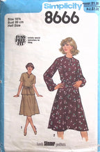 Load image into Gallery viewer, Vintage Sewing Pattern: Simplicity 8666