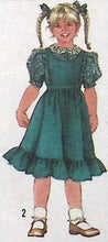 Load image into Gallery viewer, Vintage Sewing Pattern: Simplicity 7727