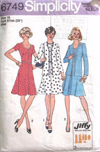 Load image into Gallery viewer, Vintage Sewing Pattern: Simplicity 6749