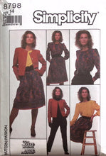 Load image into Gallery viewer, Vintage Sewing Pattern: Simplicity 8798
