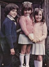 Load image into Gallery viewer, Patons Knitting Book No. 606: Family 8 Ply