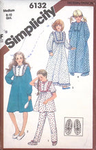 Load image into Gallery viewer, Vintage Sewing Pattern: Simplicity 6132