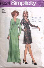 Load image into Gallery viewer, 1974 Vintage Sewing Pattern: Simplicity 6024