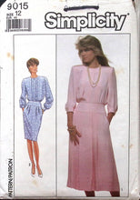 Load image into Gallery viewer, Vintage Sewing Pattern: Simplicity 9015