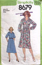 Load image into Gallery viewer, Vintage Sewing Pattern: Simplicity 8679