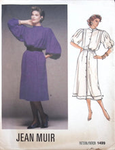 Load image into Gallery viewer, Vintage Sewing Pattern: Vogue 1499
