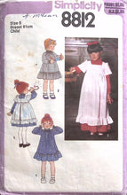 Load image into Gallery viewer, Vintage Sewing Pattern: Simplicity 8812