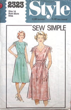 Load image into Gallery viewer, Sewing Pattern: Style 2323