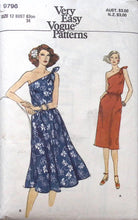 Load image into Gallery viewer, Vintage Sewing Pattern: Vogue 9796