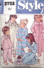 Load image into Gallery viewer, Vintage Sewing Pattern: Style 3732