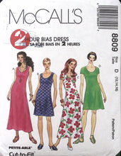 Load image into Gallery viewer, Vintage Sewing Pattern: McCalls 8809