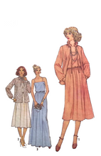 Load image into Gallery viewer, Vintage Sewing Pattern: Simplicity 8701
