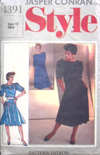Load image into Gallery viewer, Vintage Sewing Pattern: Style 4391