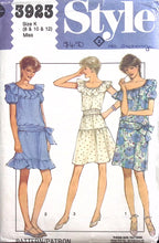 Load image into Gallery viewer, Vintage Sewing Pattern: Style 3923