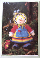 Load image into Gallery viewer, Jean Greenhowe's Scarecrow Family