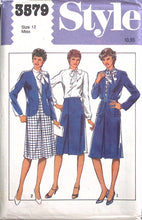 Load image into Gallery viewer, Vintage Sewing Pattern: Style 3579