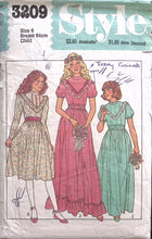 Load image into Gallery viewer, Vintage Sewing Pattern: Style 3209