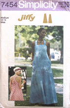Load image into Gallery viewer, Vintage Sewing Pattern: Simplicity 7454