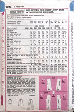 Load image into Gallery viewer, Vintage Sewing Pattern: Simplicity 9023