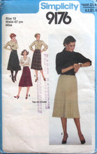 Load image into Gallery viewer, Vintage Sewing Pattern: Simplicity 9176