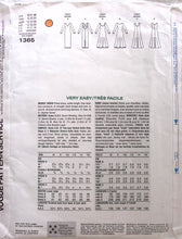 Load image into Gallery viewer, Vintage Sewing Pattern: Vogue 1365