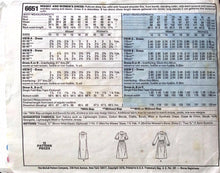 Load image into Gallery viewer, Vintage Sewing Pattern: McCalls 6651