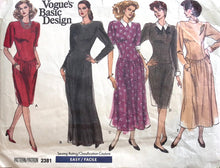 Load image into Gallery viewer, Vintage Sewing Pattern: Vogue 2381