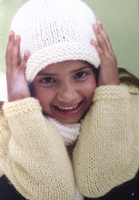 Load image into Gallery viewer, Patons Knitting Book 2132