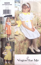 Load image into Gallery viewer, Vintage Sewing Pattern: Vogue 9229