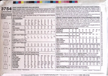 Load image into Gallery viewer, Sewing Pattern: Simplicity 3754
