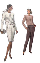 Load image into Gallery viewer, Vintage Sewing Pattern: Vogue 8123