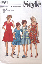 Load image into Gallery viewer, Vintage Sewing Pattern: Style 1861
