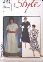 Load image into Gallery viewer, Vintage Sewing Pattern: Style 4701