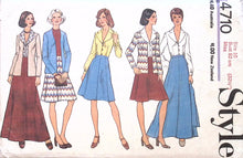 Load image into Gallery viewer, Vintage Sewing Pattern: Style 4710