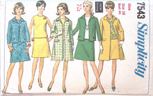 Load image into Gallery viewer, Vintage Sewing Pattern: Simplicity 7543