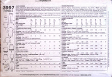 Load image into Gallery viewer, Sewing Pattern: Simplicity 3997