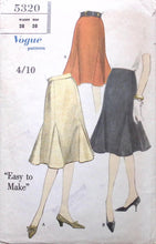 Load image into Gallery viewer, Vintage Sewing Pattern: Vogue 5320
