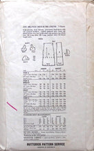 Load image into Gallery viewer, Vintage Sewing Pattern: Butterick 3704